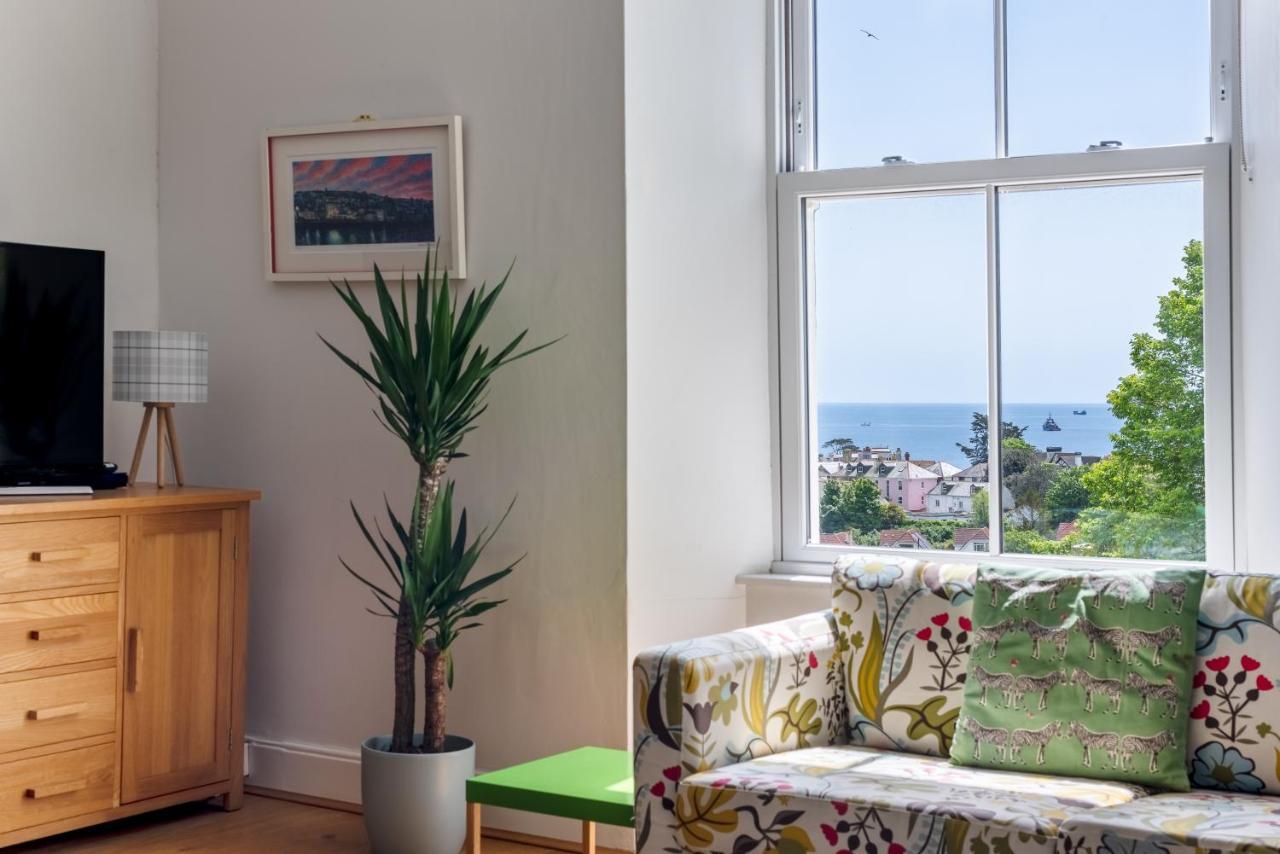 Manacles - Spacious Flat Near Beach With Sea Views & Parking ฟาลมัธ ภายนอก รูปภาพ